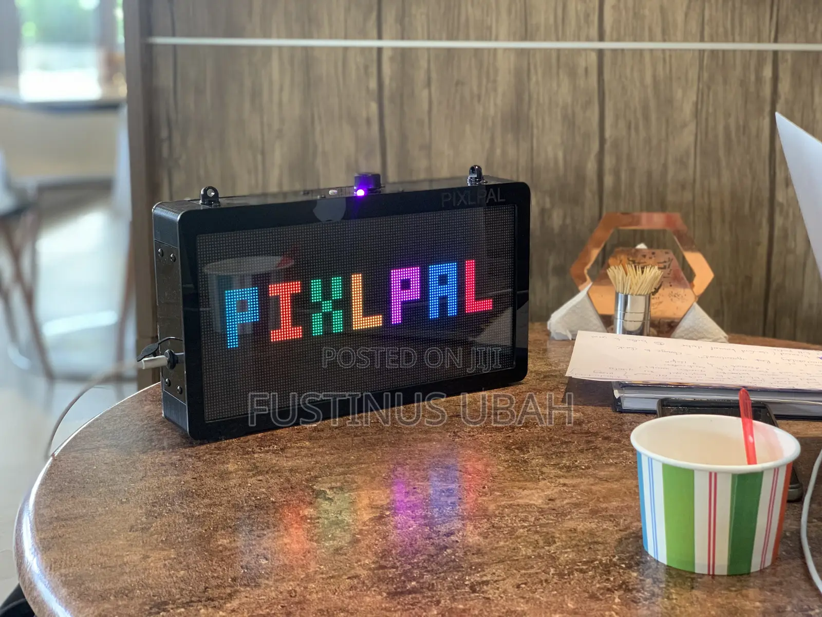 PIXLPAL Digital Smart Display Device