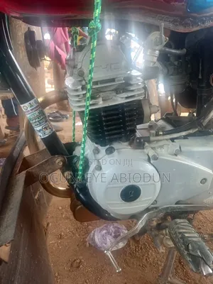 Bajaj Boxer BM100ES 2022 Red