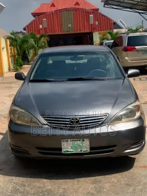 Toyota Camry 2004 Gray
