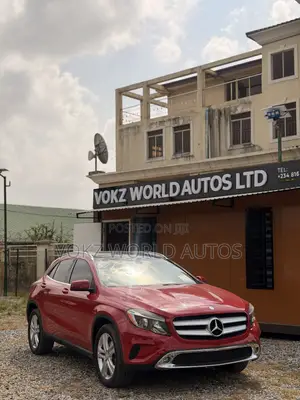 Mercedes-Benz GLA 250 2015 Red