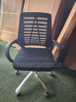 High Quality Rolling Fabric Office Chair.