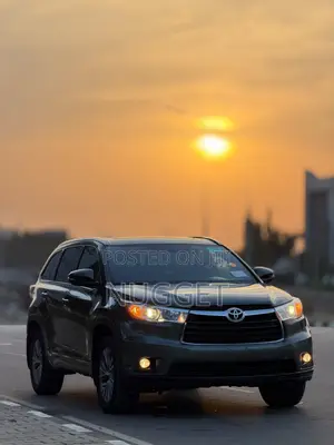 Toyota Highlander LE 4dr SUV AWD (3.5L 6cyl 6A) 2014 Silver