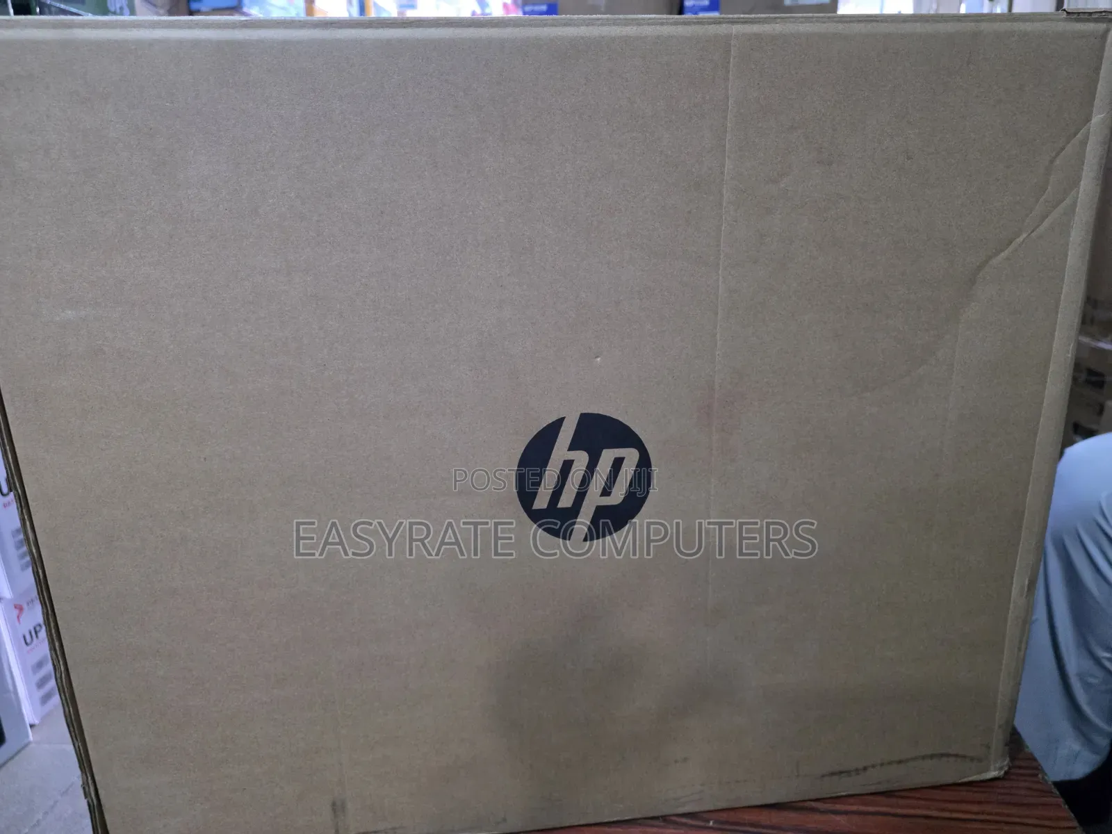New Desktop Computer HP 200 G4 All-in-One 4GB Intel Core i3 HDD 1T