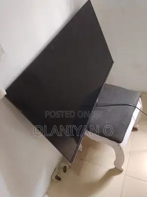 40in Hisense Smart TV