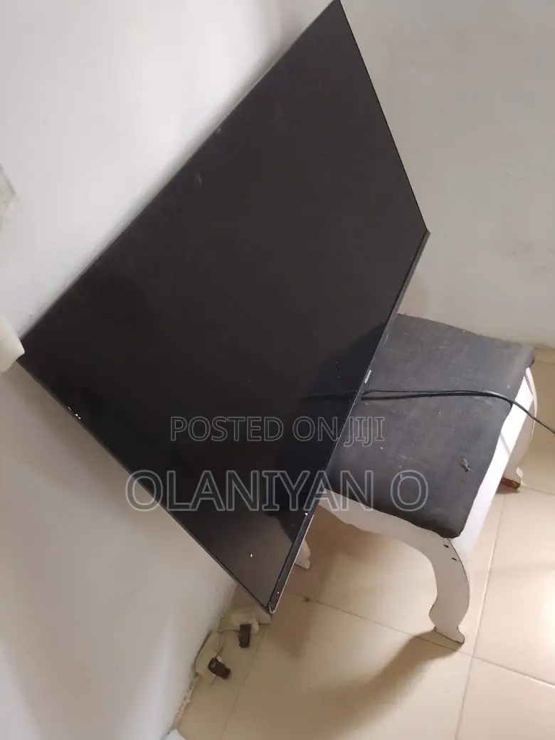 40in Hisense Smart TV