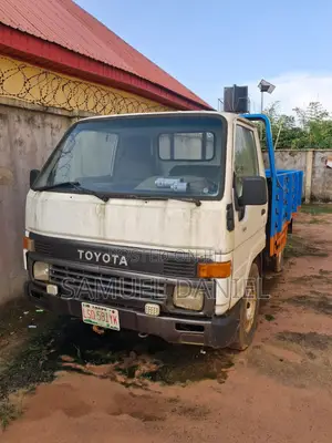 Dyna 100 Truck 2004 White
