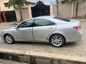 Lexus ES 350 2011 Gray