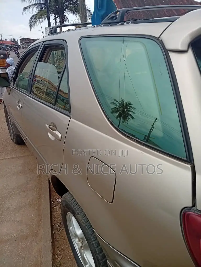 Lexus RX 2000 Gold