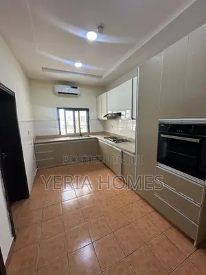 3bdrm Block of Flats in Oniru Estate, Ligali Ayorinde for rent