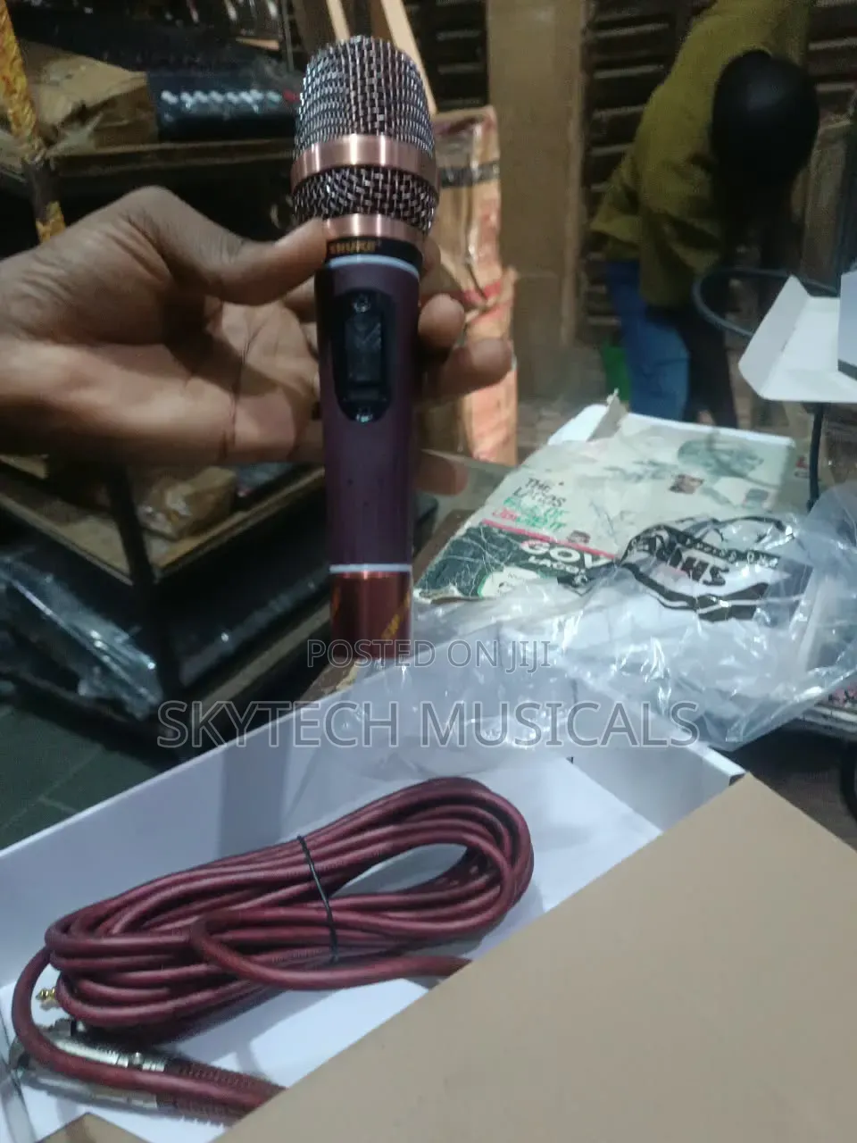 Shure Dynamic Microphone 8.8