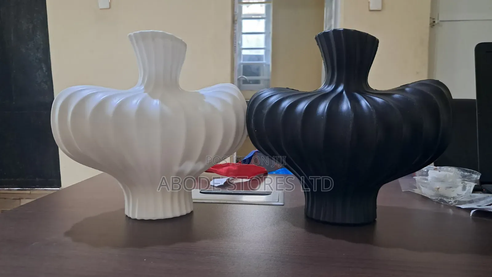 Plastic Textured Unique Vase/Ornament