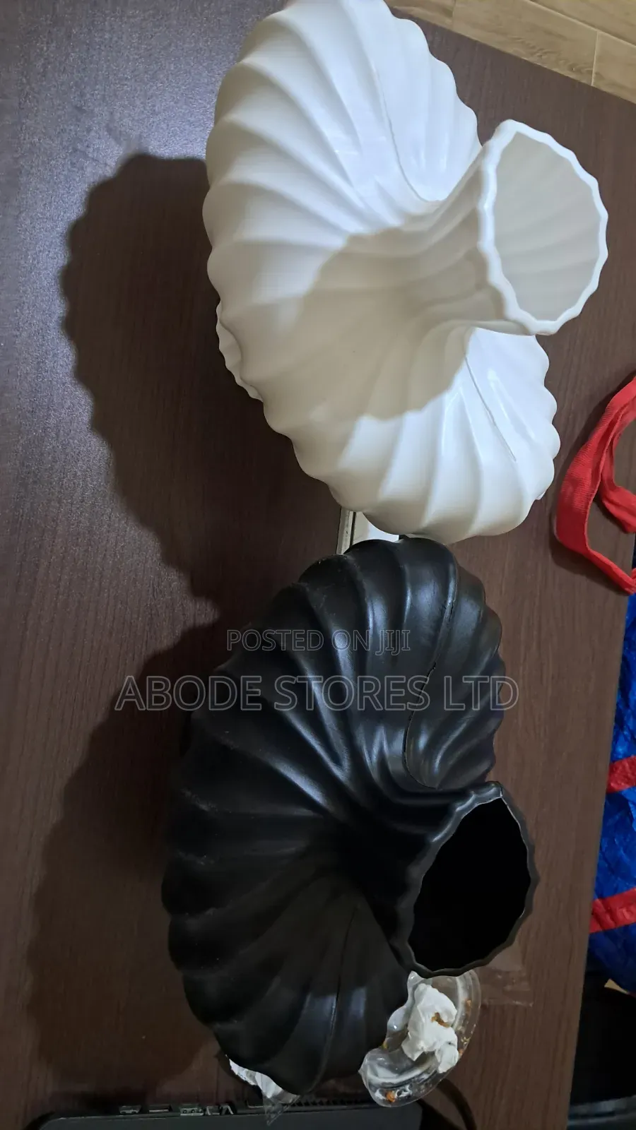 Plastic Textured Unique Vase/Ornament
