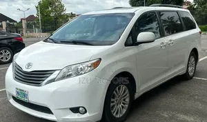 Toyota Sienna 2013 White