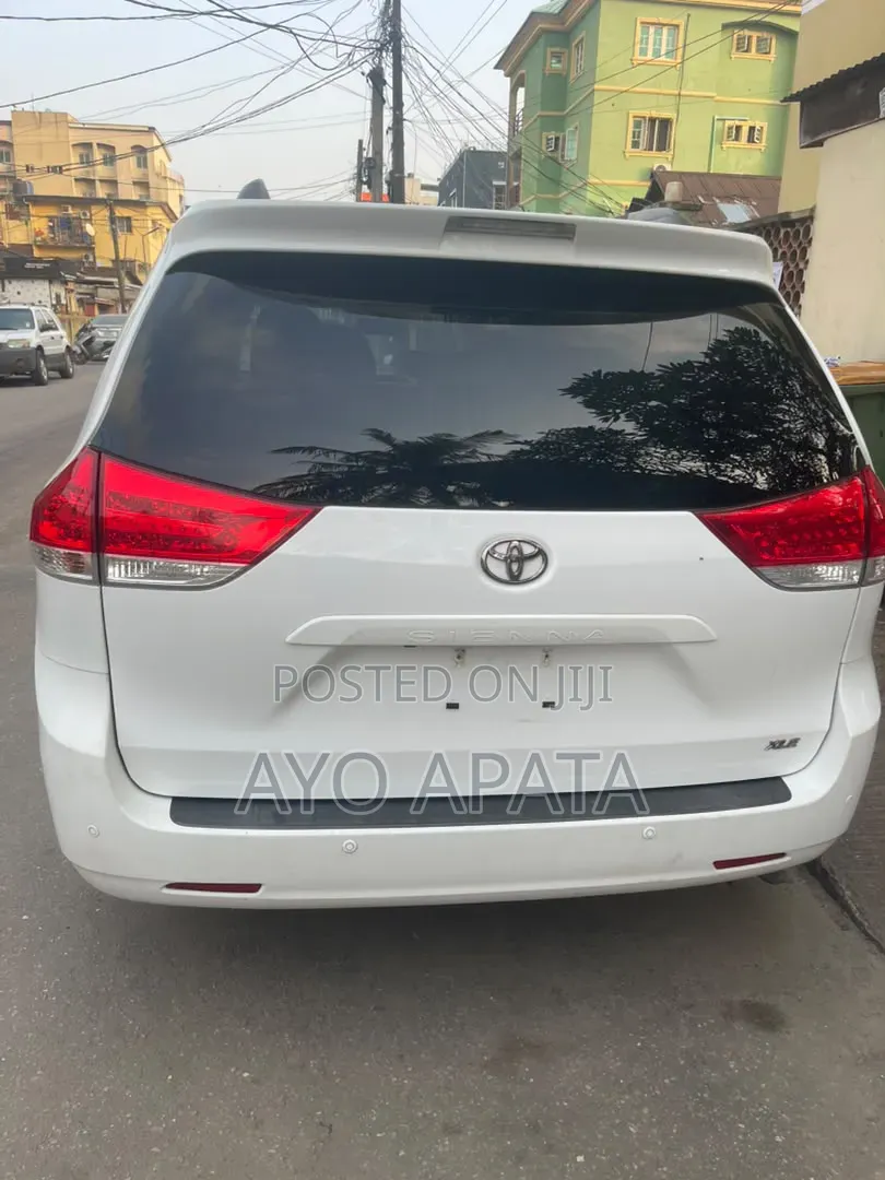 Toyota Sienna 2014 White