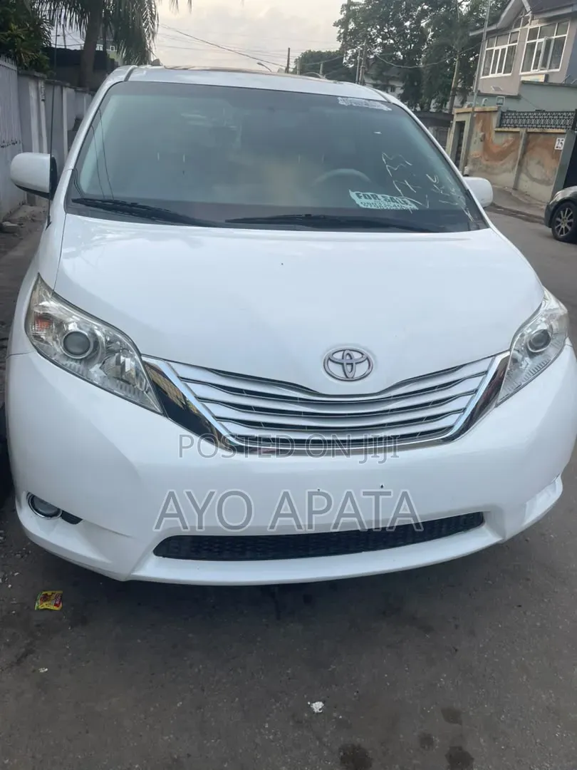 Toyota Sienna 2014 White