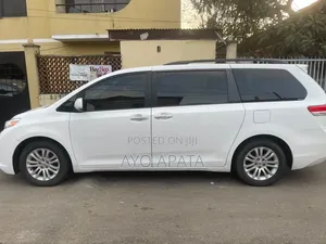 Toyota Sienna 2014 White