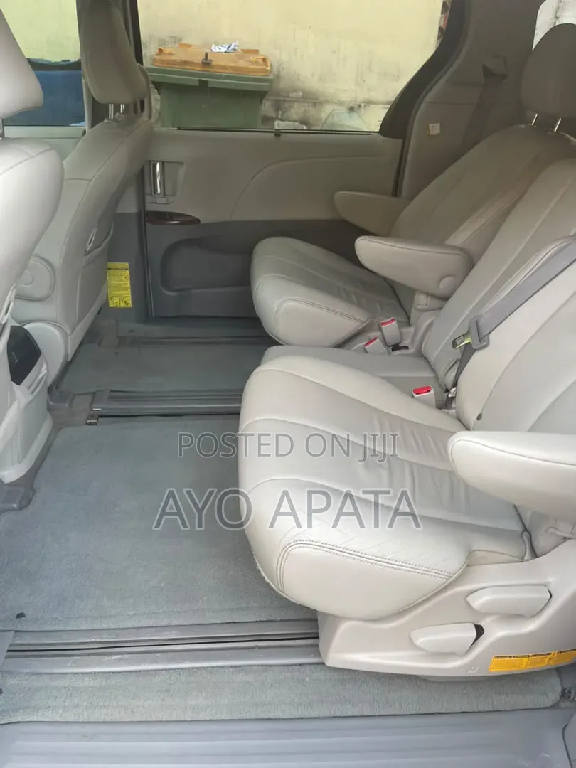 Toyota Sienna 2014 White