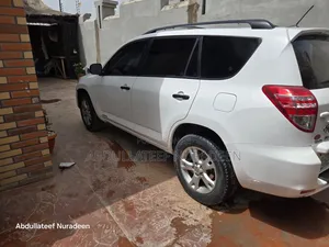 Toyota RAV4 2010 White