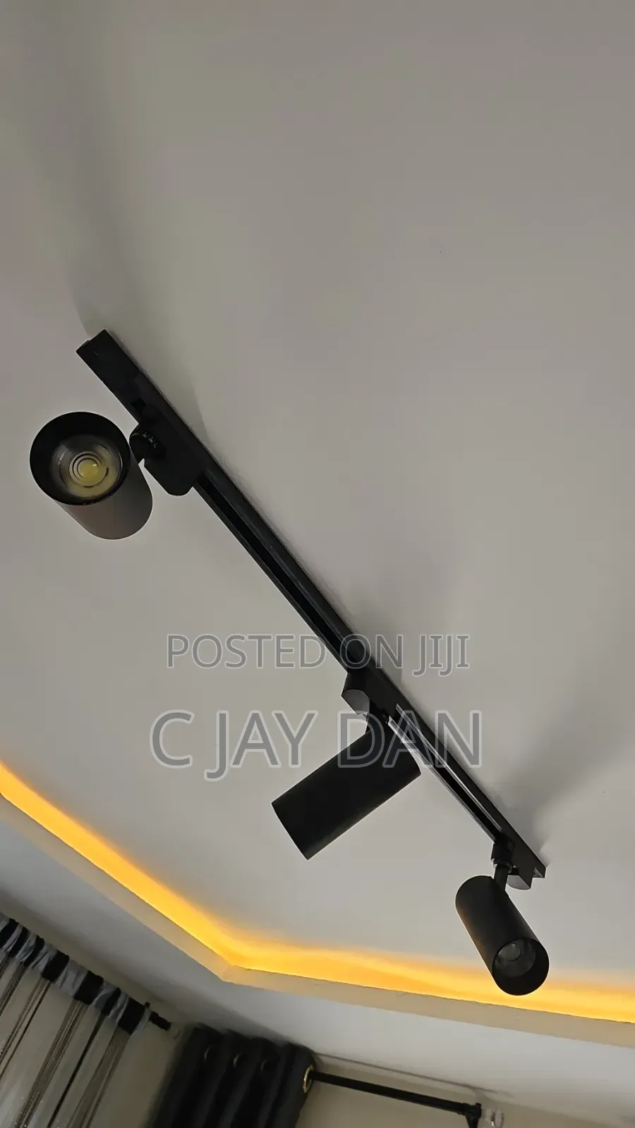 40w Track Light Adjustable Track Ceiling/Wall Spotlight 3 in 1- Black