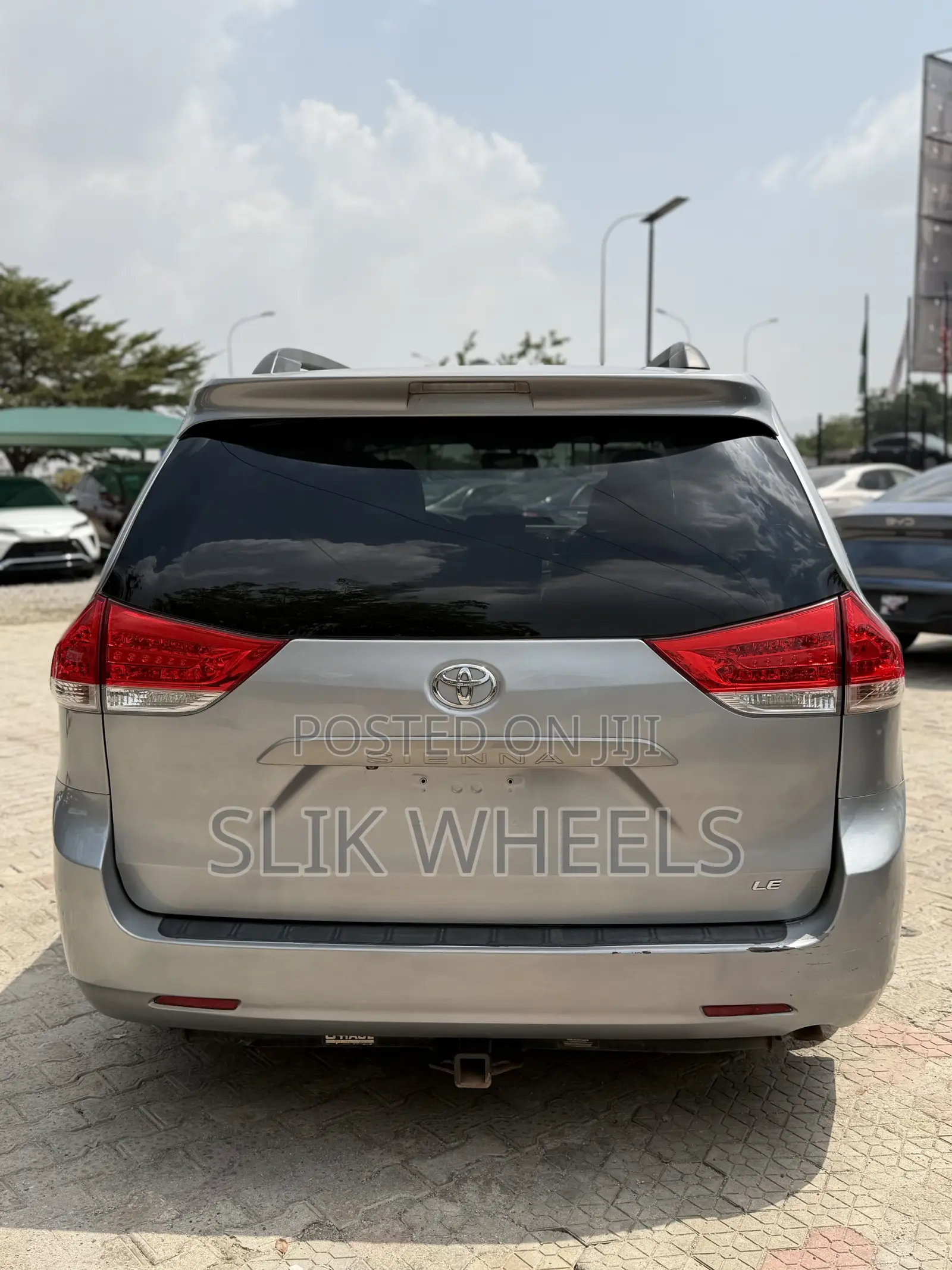 Toyota Sienna LE 7 Passenger 2011 Silver