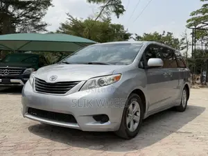 Toyota Sienna LE 7 Passenger 2011 Silver