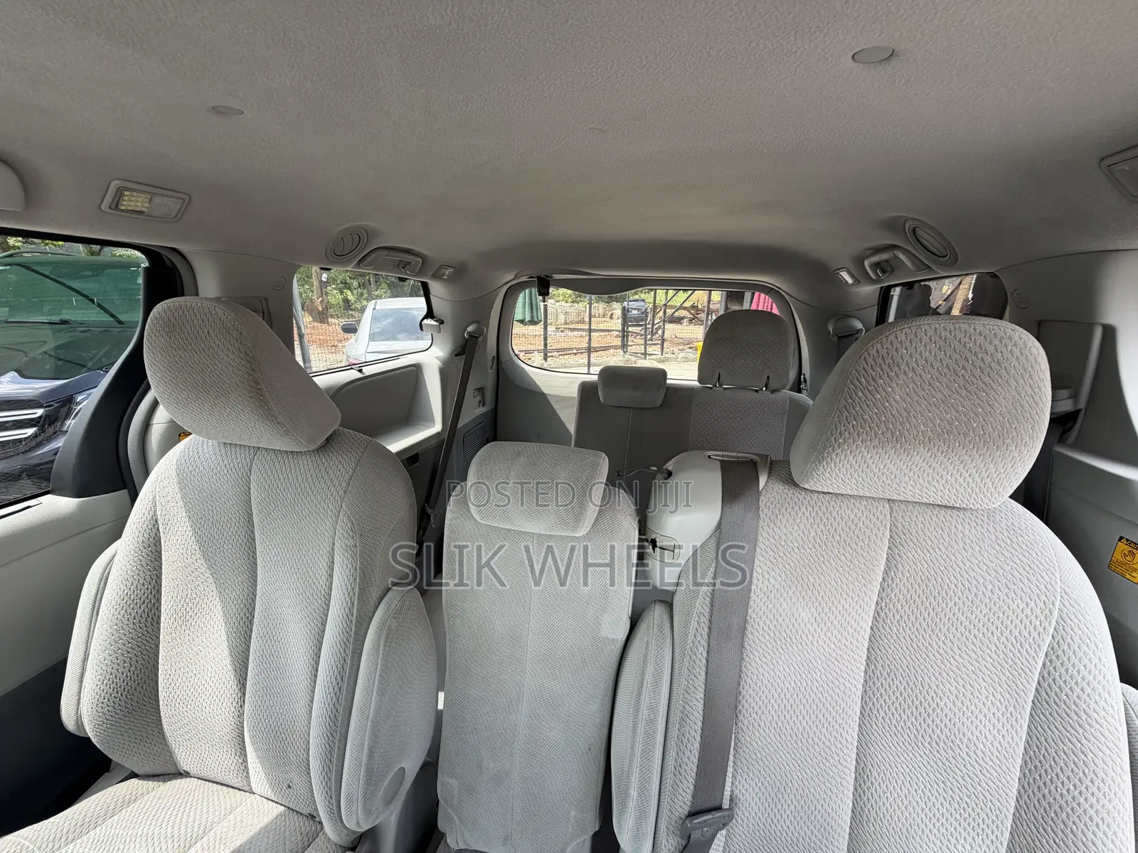 Toyota Sienna LE 7 Passenger 2011 Silver