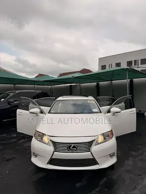 Lexus ES 350 FWD 2014 White