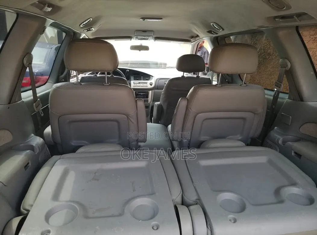 Toyota Sienna 2002 Silver