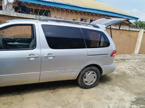 Toyota Sienna 2002 Silver