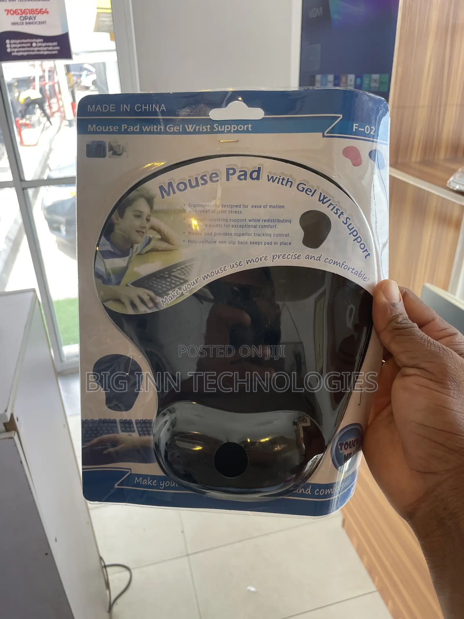 Mouse Pad With Gel Wrist Support