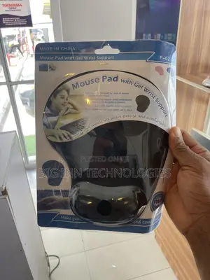 Mouse Pad With Gel Wrist Support