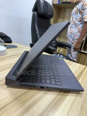 New Laptop Dell G15 5530 16GB Intel Core i7 SSD 512GB