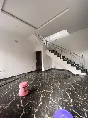 2bdrm Duplex in Secured, Peninsula Estate for rent