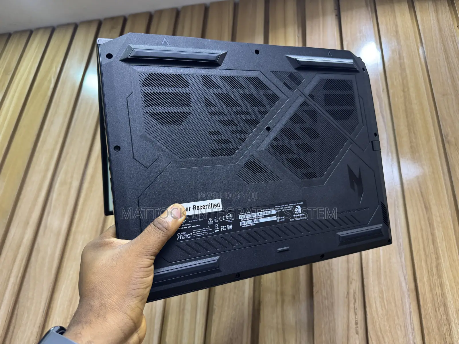 Laptop Acer Nitro V 16 AI 16GB AMD Ryzen 7 SSD 1T