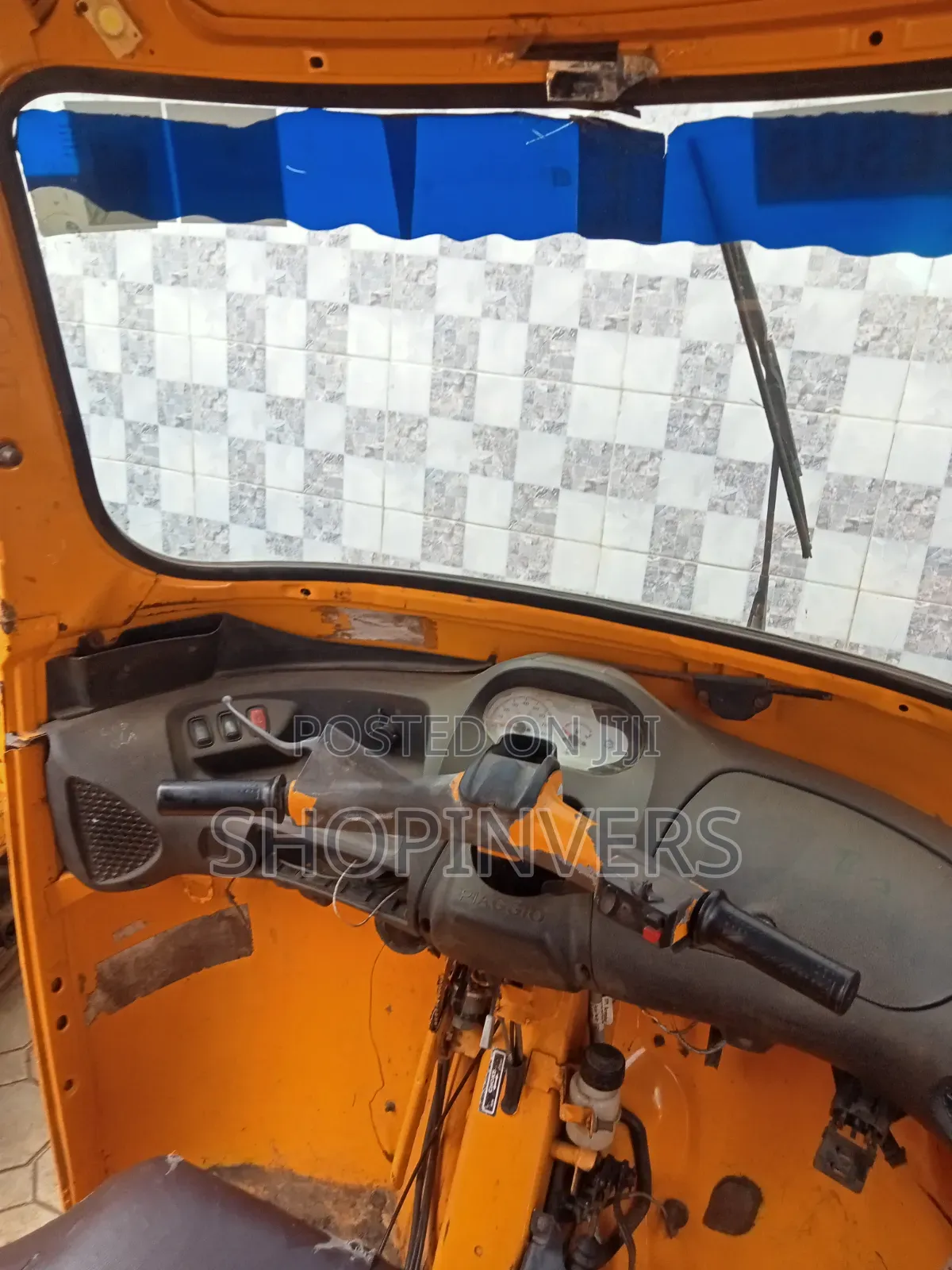 Piaggio 2021 Yellow