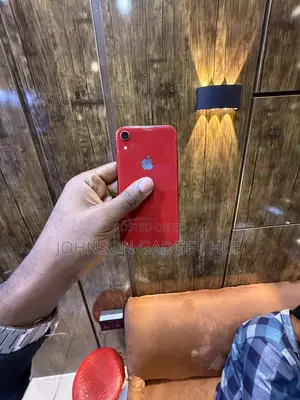 Apple iPhone XR 64 GB Red