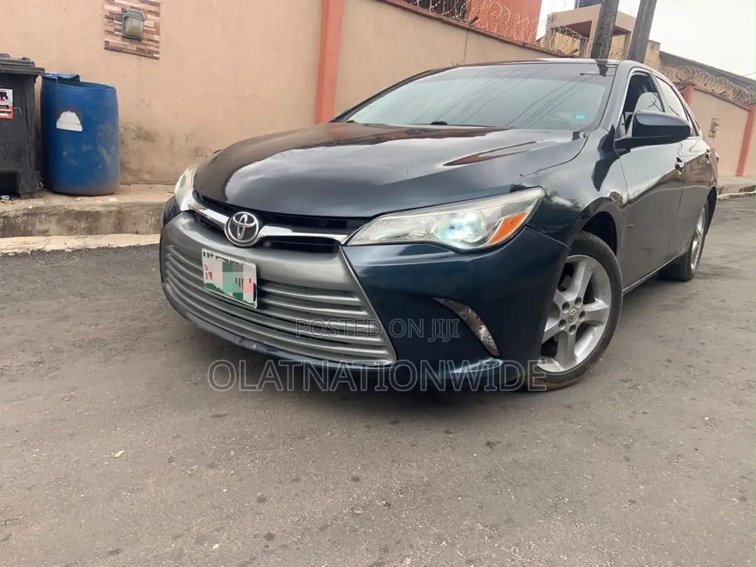 Toyota Camry 2016 Black