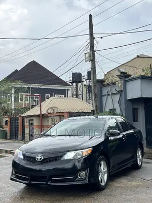 Toyota Camry SE 4dr Sedan (2.5L 4cyl 6A) 2014 Black