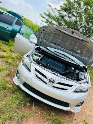 Toyota Corolla 2011 Silver