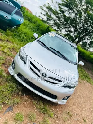 Toyota Corolla 2011 Silver