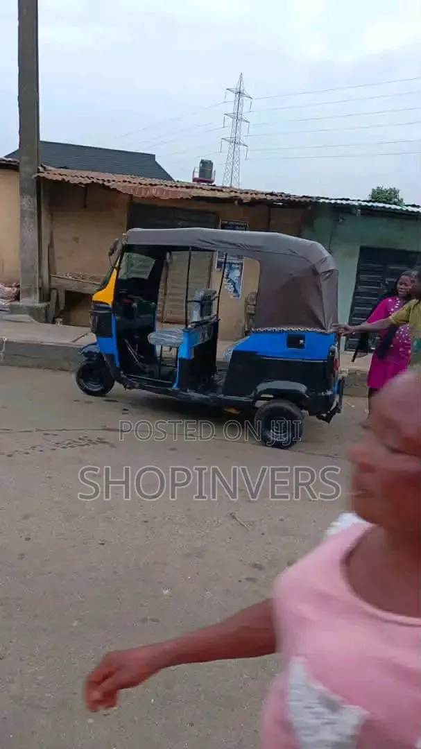 Tricycle 2022 Black