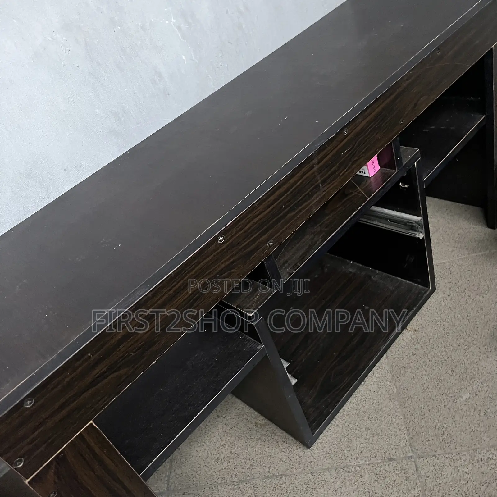 Seating Room TV Shelve