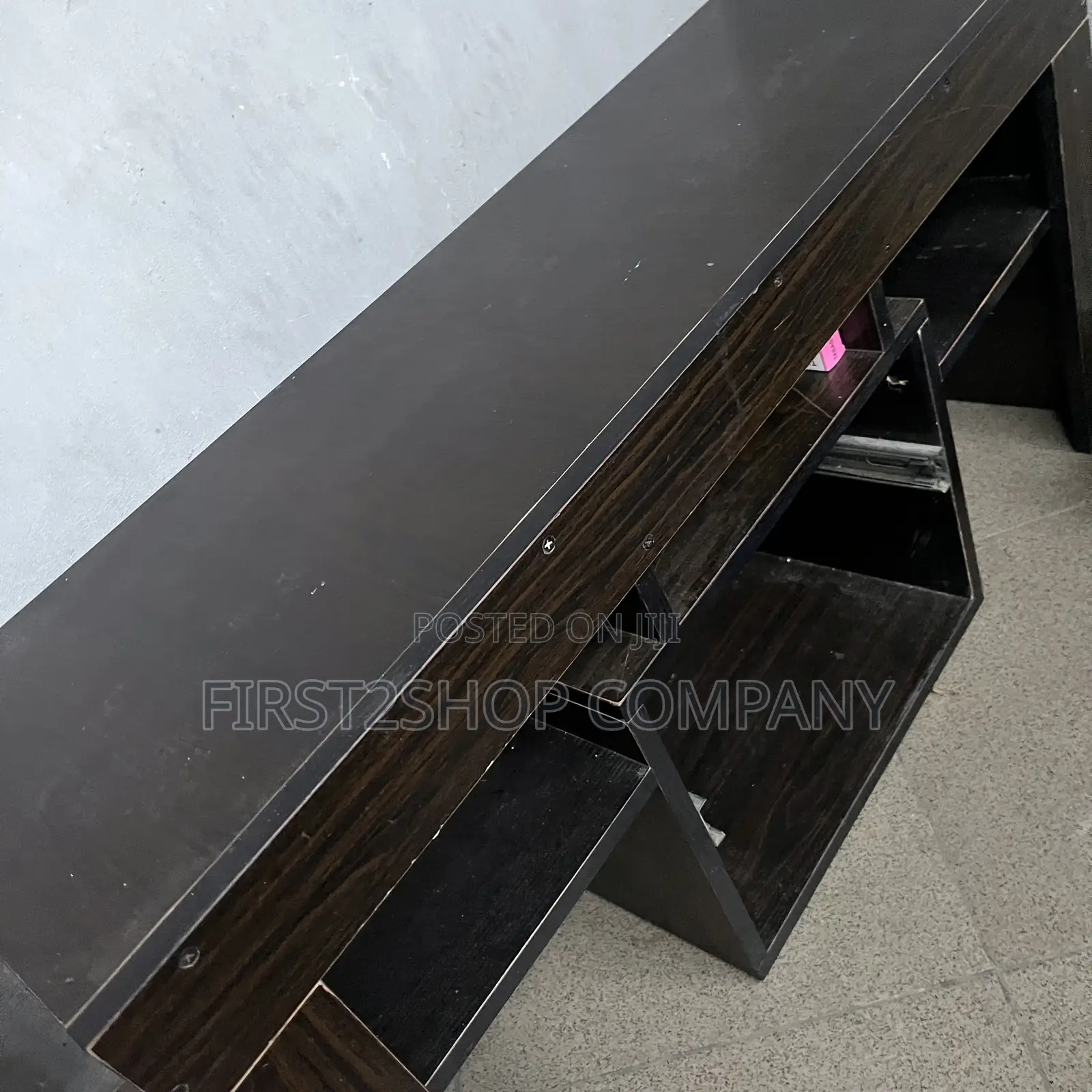 Seating Room TV Shelve