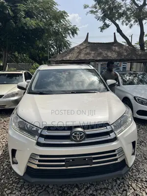 Toyota Highlander XLE 2019 White