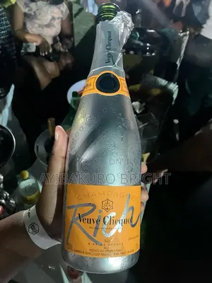 Rich Veuve Cliquot Champagne 750ml