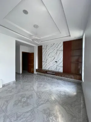 4bdrm Duplex in Chevron for rent