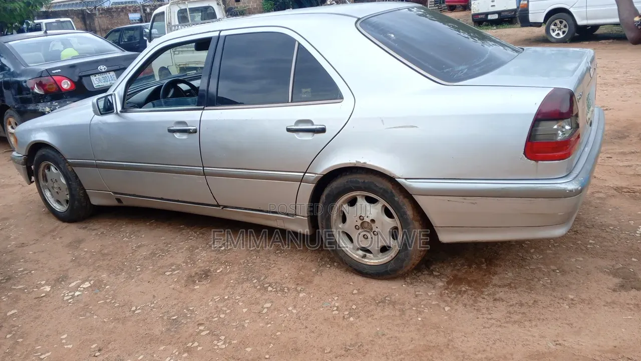 Mercedes-Benz 230E 2010 Gray