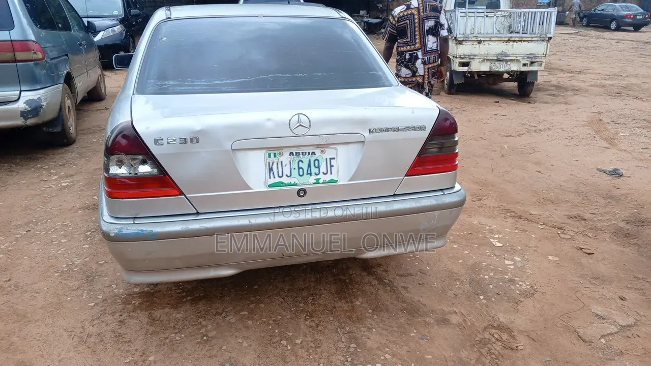 Mercedes-Benz 230E 2010 Gray