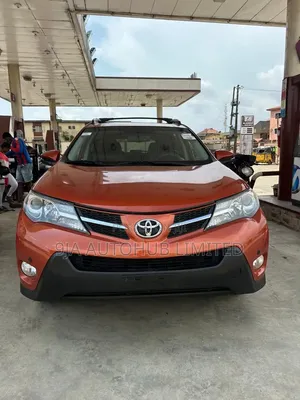 Toyota RAV4 Limited 4dr SUV AWD (2.5L 4cyl 6A) 2015 Orange