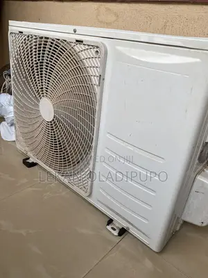 Smart Touch 2HP Hisense Standing Air Condotion With Remote